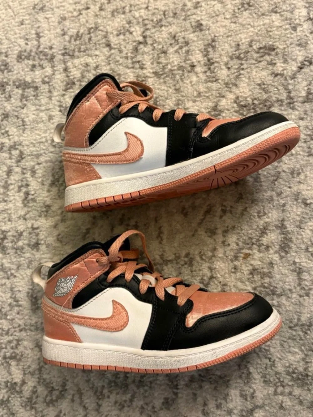 Size 1 Youth Air Jordan 1 Mid White Light Madder Root